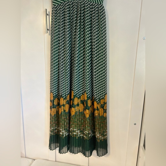 Vintage 70’s handmade pleated maxi dress - Picture 2 of 9